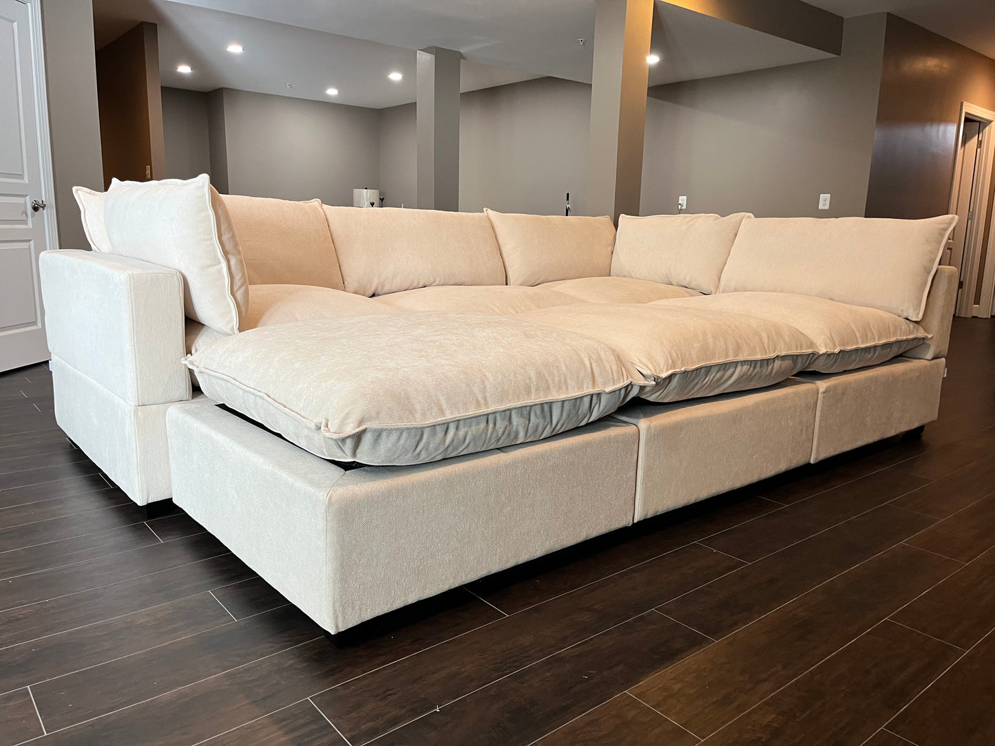 Bellamia Collections Luna Grand U-Shape Sectional Sofa