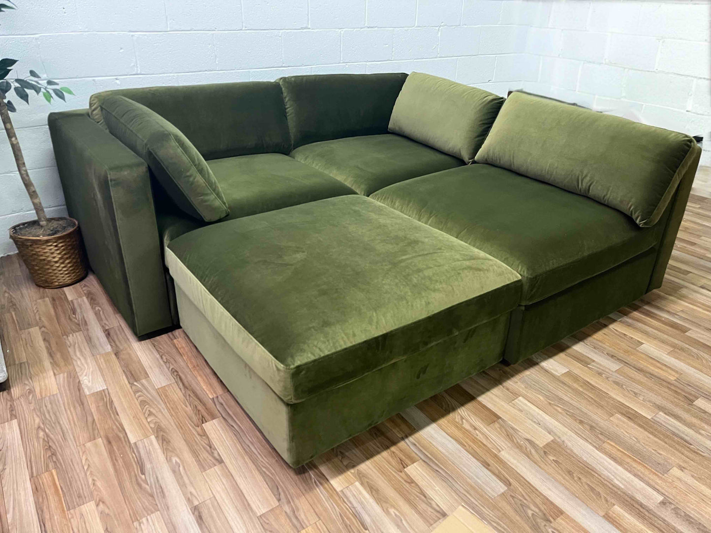 Bellamia Collections Bella Four Piece Sectional Couch