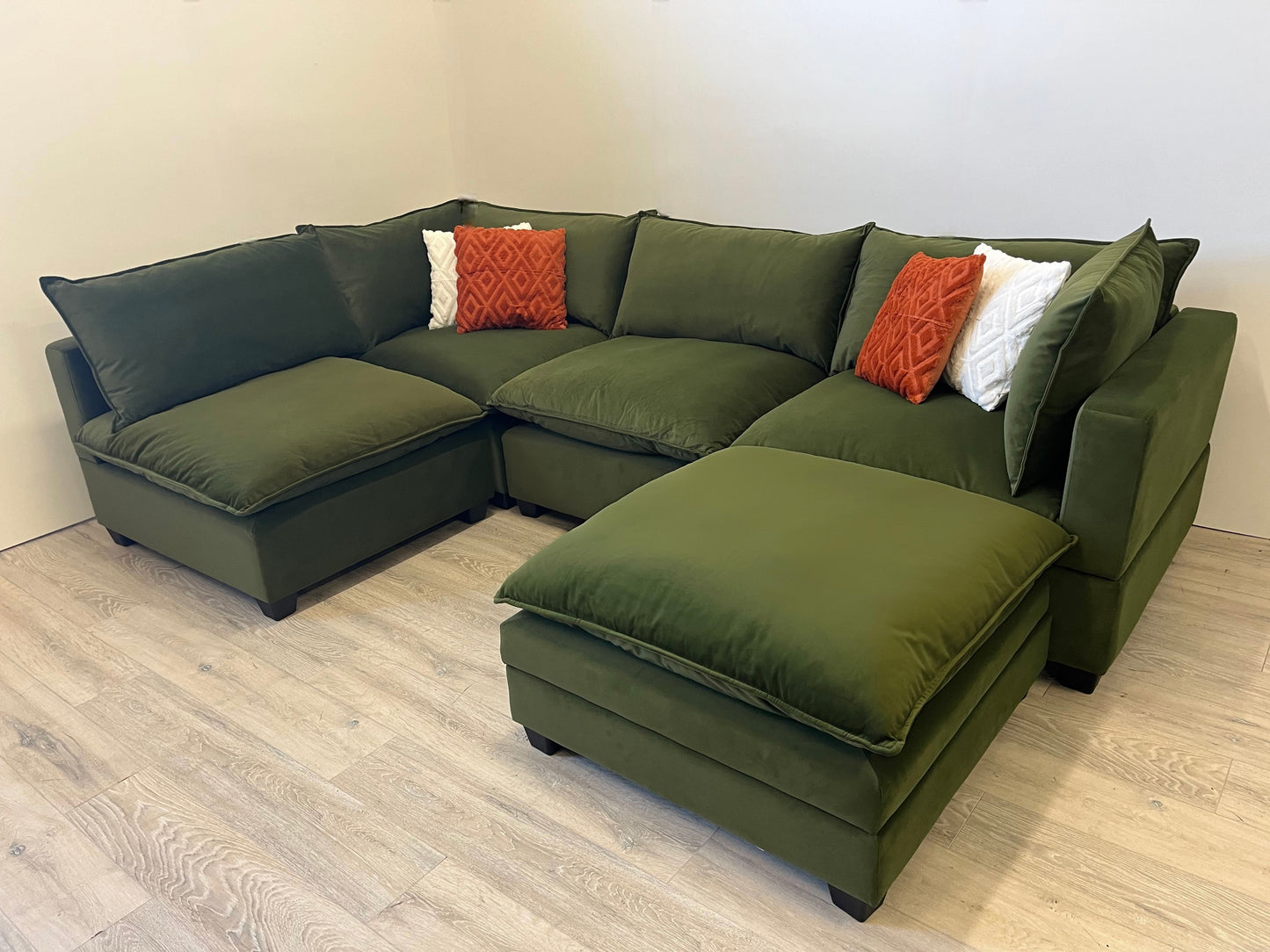 Five Piece Cloud-Style Sectional With Armless End
