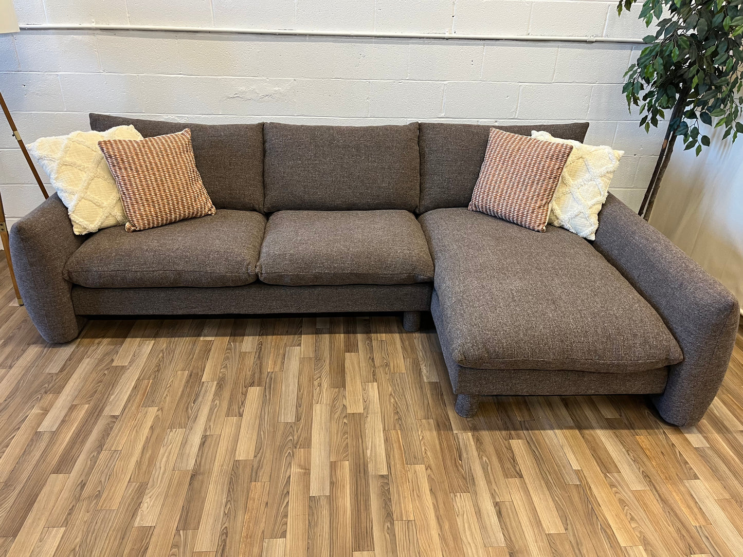Bellamia Collections Cora Sectional - Right-Hand Facing